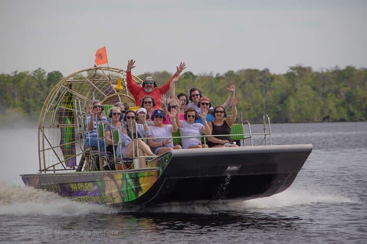 Speed boat
